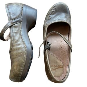 Dansko leather woman’s dress shoes size 38